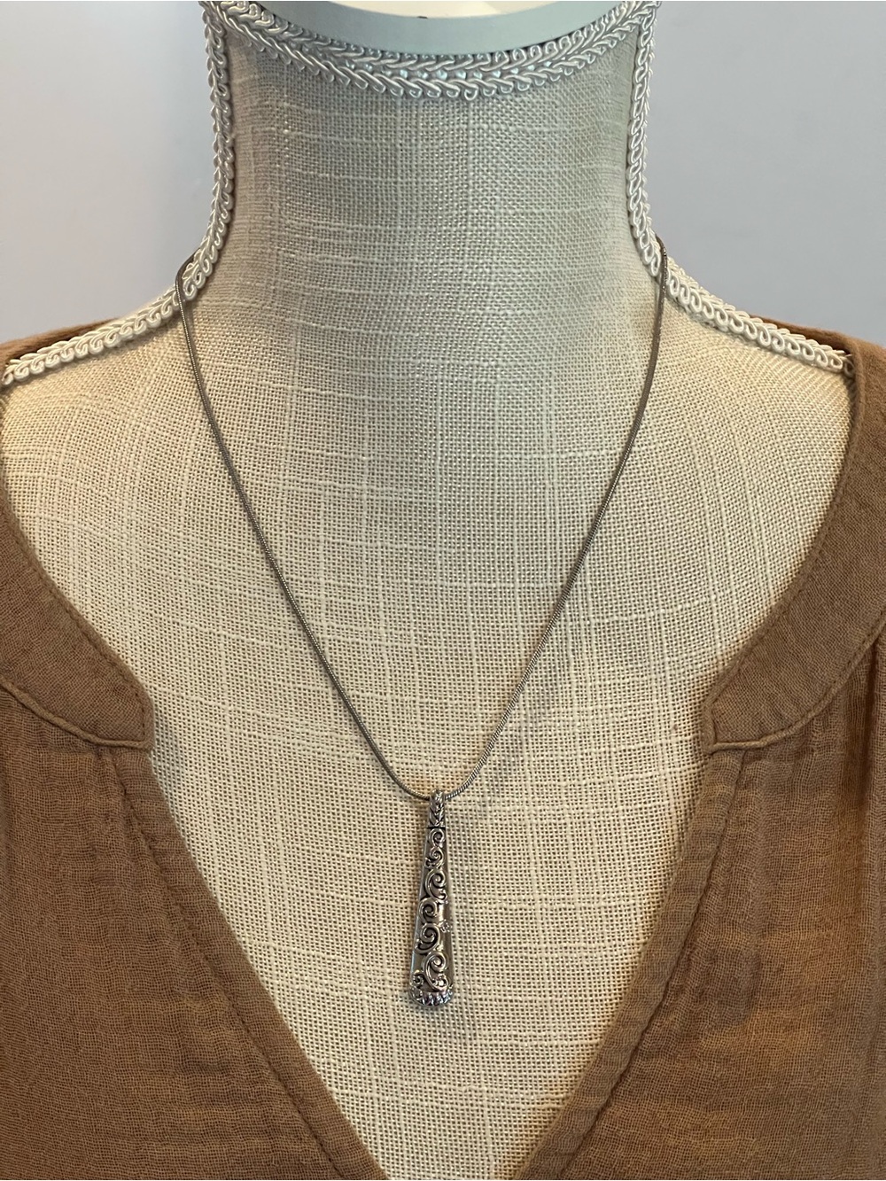 Filigree Pendant Necklace
